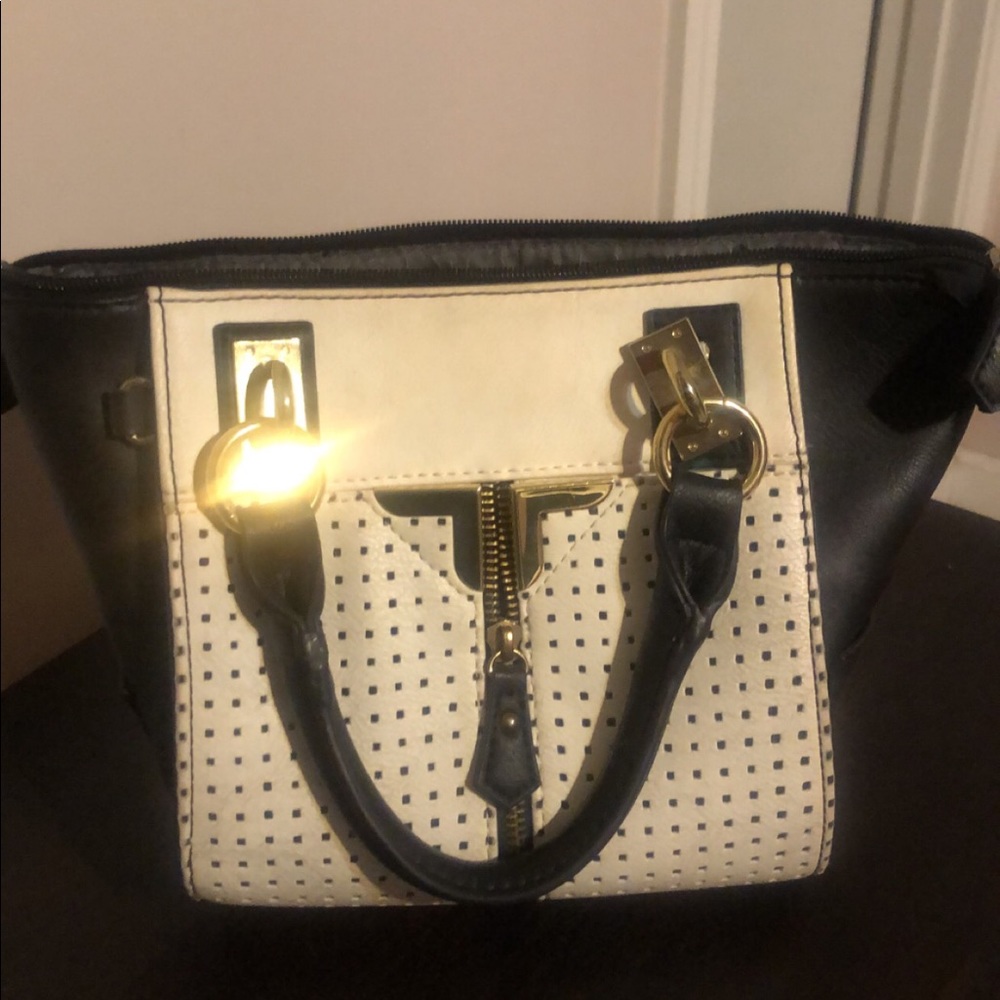 Danielle Nicole hangbag